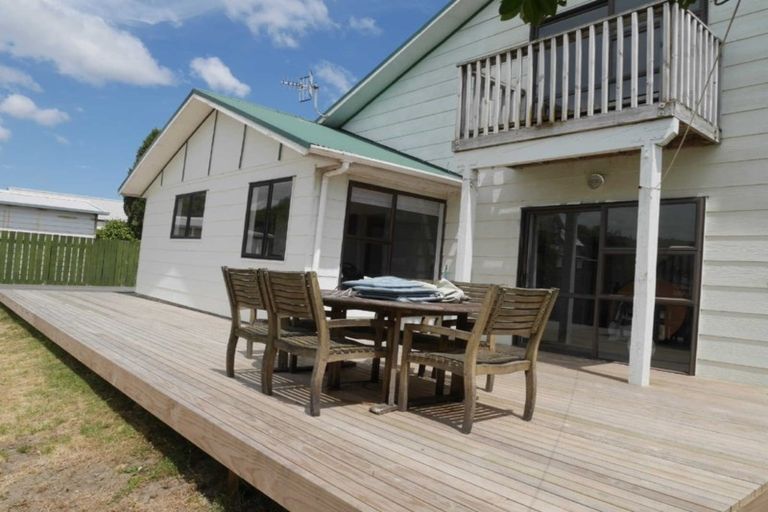 Photo of property in 13 Reeves Street, Waikanae Beach, Waikanae, 5036
