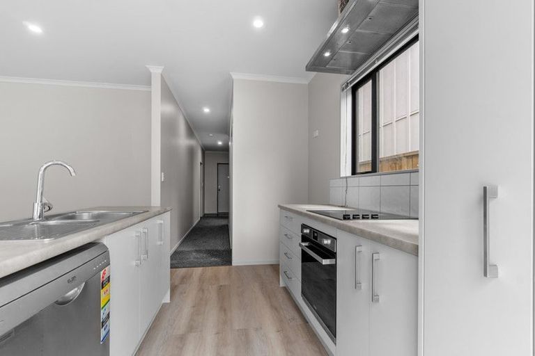 Photo of property in 28 Lili Chen Way, Mangere Bridge, Auckland, 2022