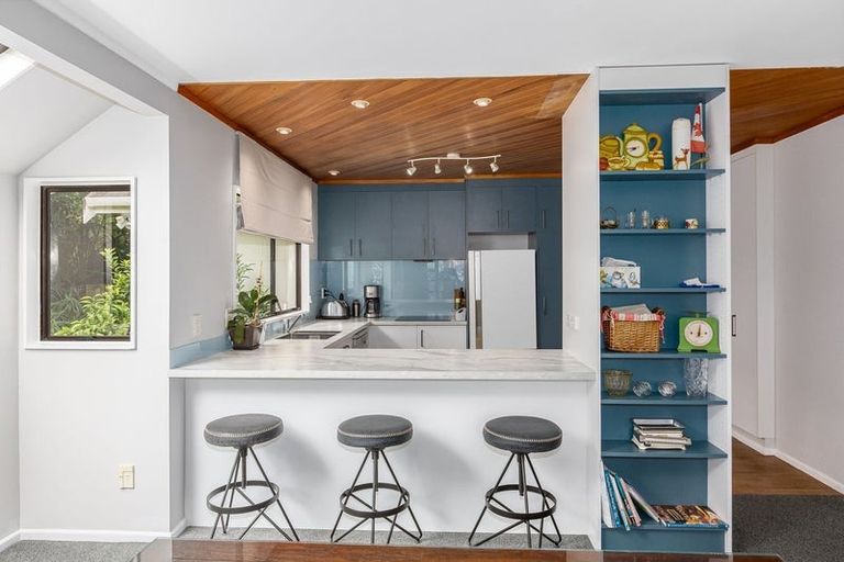 Photo of property in 31 Shackle Lane, Whitby, Porirua, 5024