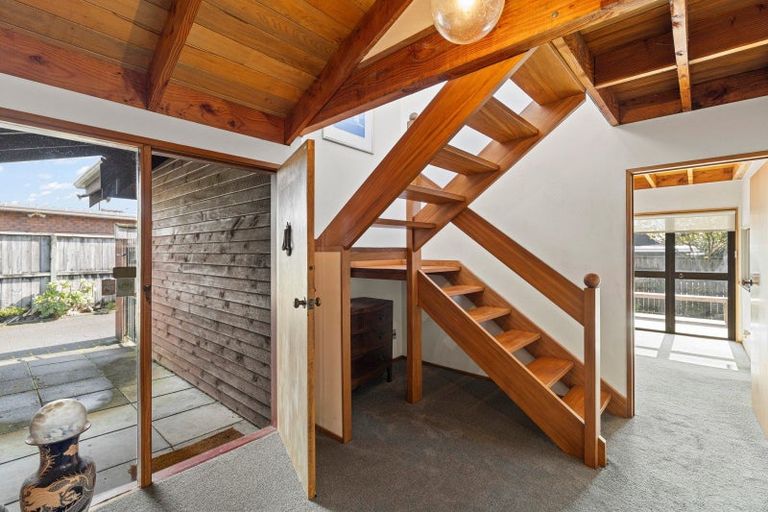 Photo of property in 23 Wesley Avenue, Frankleigh Park, New Plymouth, 4310