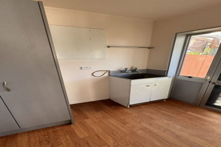 Photo of property in 1/39 Seabrook Avenue, New Lynn, Auckland, 0600