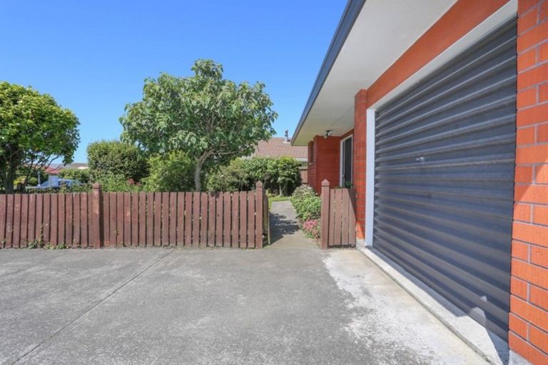 Photo of property in 2/2 Sabys Road, Halswell, Christchurch, 8025