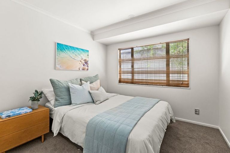 Photo of property in 17 Washington Place, Havelock North, 4130