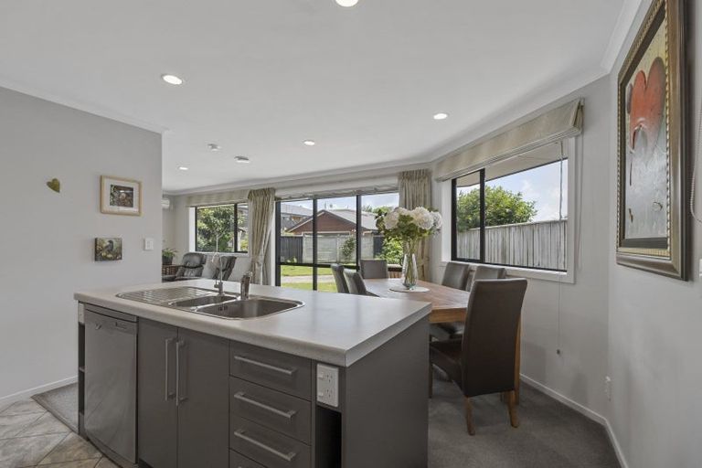 Photo of property in 9a Wilton Street, Westown, New Plymouth, 4310