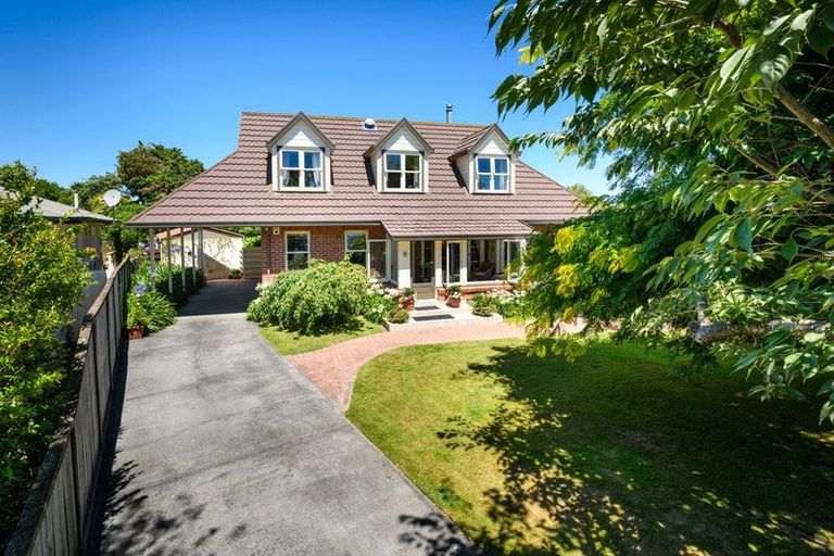 Photo of property in 26 Saint Albans Avenue, Hokowhitu, Palmerston North, 4410