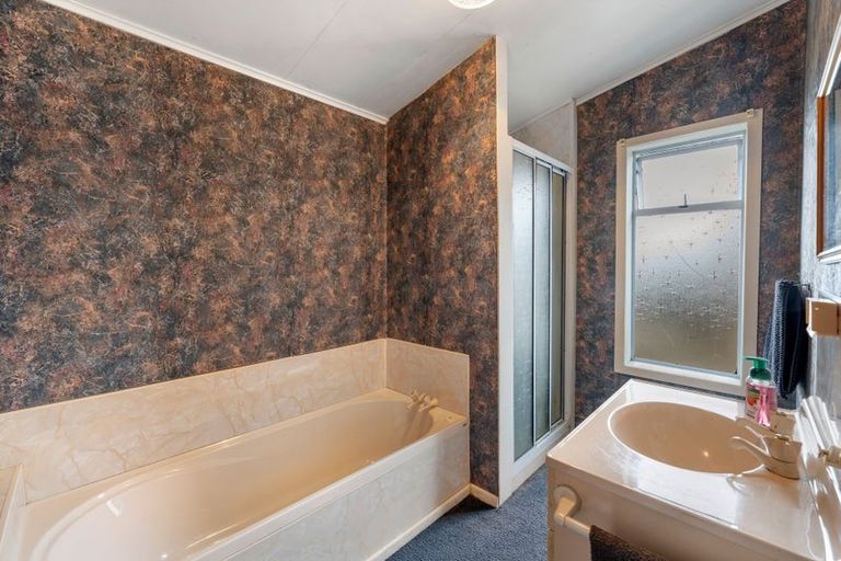Photo of property in 64 Charlton Road, Gore, 9710