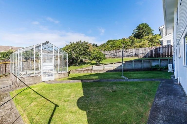 Photo of property in 7 Brasenose Place, Tawa, Wellington, 5028