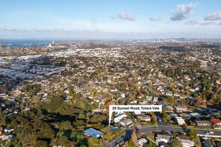 Photo of property in 29 Sunset Road, Totara Vale, Auckland, 0632