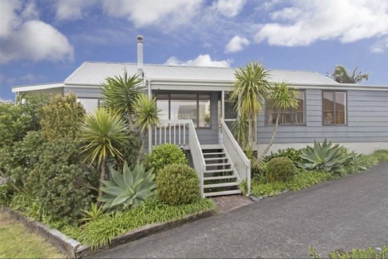 Photo of property in 46 Marendellas Drive, Bucklands Beach, Auckland, 2014
