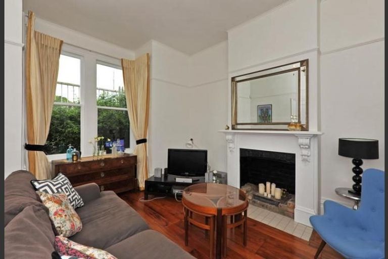 Photo of property in 86 Tinakori Road, Thorndon, Wellington, 6011