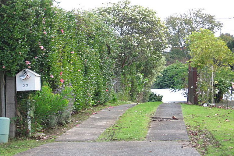 Photo of property in 27 O'halloran Road, Howick, Auckland, 2014