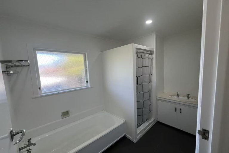 Photo of property in 11 Holden Place, Manukau, Auckland, 2025
