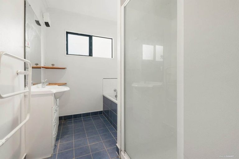 Photo of property in 2 Arlose Place, Westgate, Auckland, 0614
