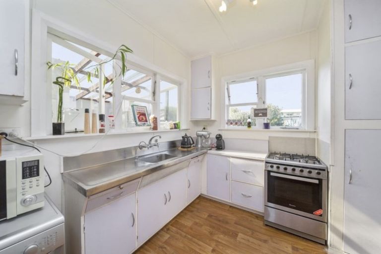 Photo of property in 17 Cornwall Street, Patea, 4520