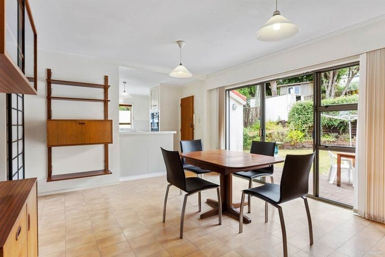 Photo of property in 53 Kennedy Avenue, Forrest Hill, Auckland, 0620