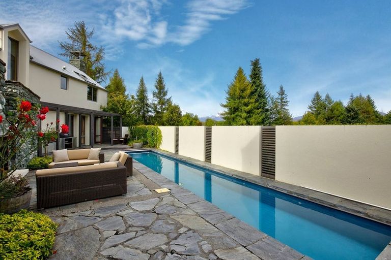 Photo of property in Millbrook Resort, 1 Malaghans Ridge, Arrowtown, 9371