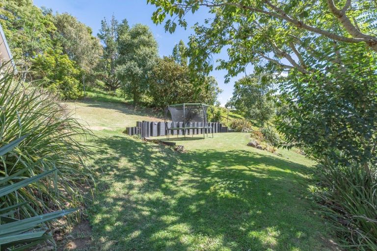 Photo of property in 248 Kauri View Road, Opaheke, Papakura, 2584