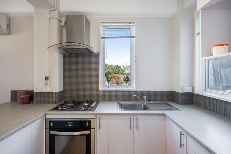 Photo of property in San Antonio Flats, 1/12 Kilbirnie Crescent, Kilbirnie, Wellington, 6022