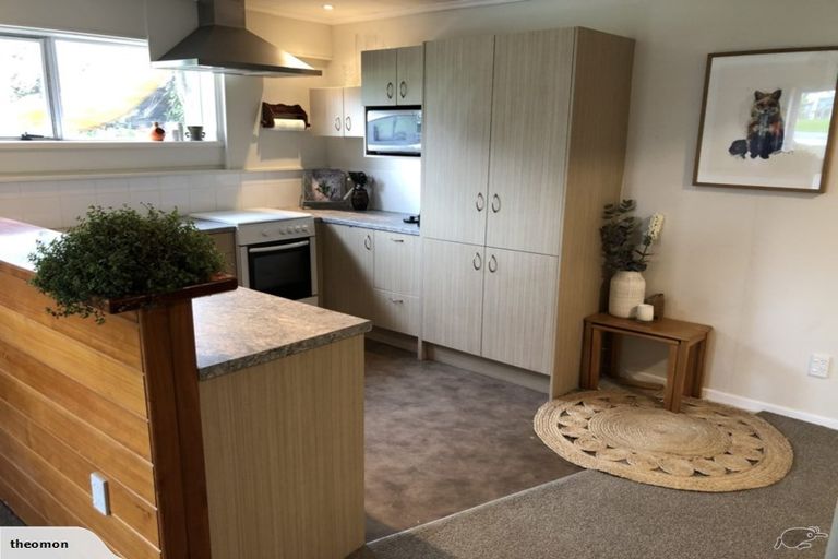 Photo of property in 125 Chamberlain Road, Massey, Auckland, 0614