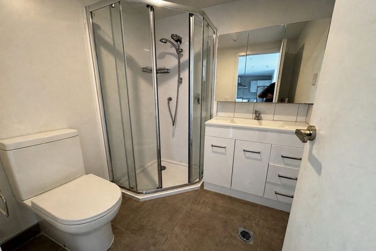 Photo of property in 102/28b Eileen Newey Place, Henderson, Auckland, 0612