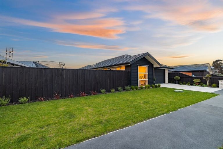 Photo of property in 39 Blue Jacket Drive, Halswell, Christchurch, 8025