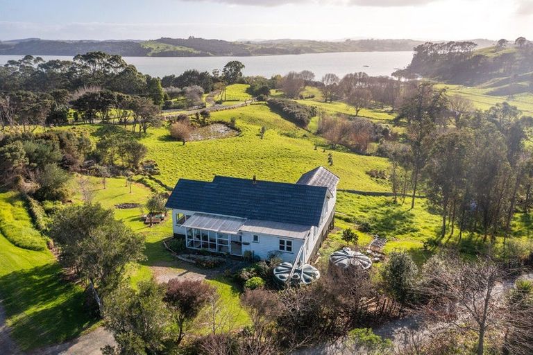 Photo of property in 176 Shegadeen Road, Wharehine, Wellsford, 0973