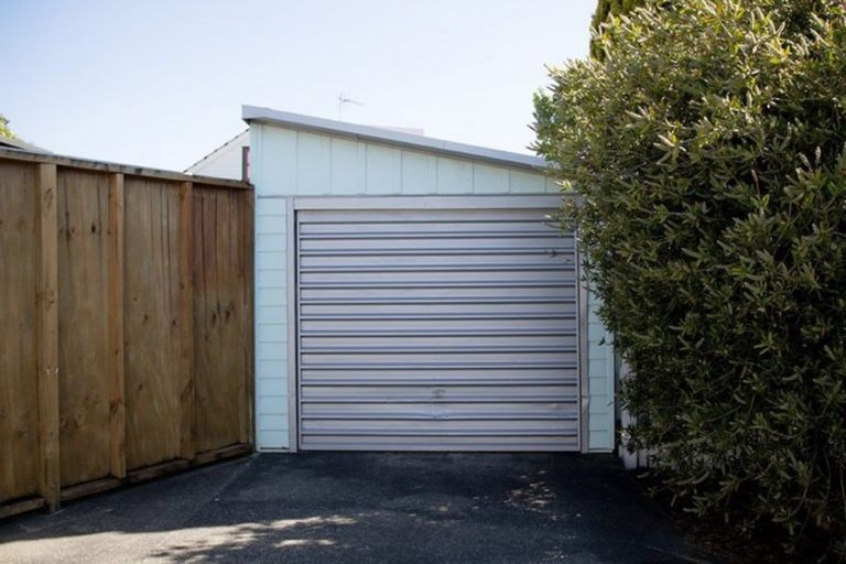 Photo of property in 2/11 Bauchop Road, Waterloo, Lower Hutt, 5011