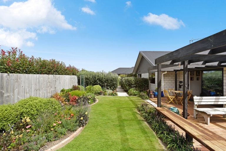 Photo of property in 52 Norfolk Drive, Cambridge, 3434