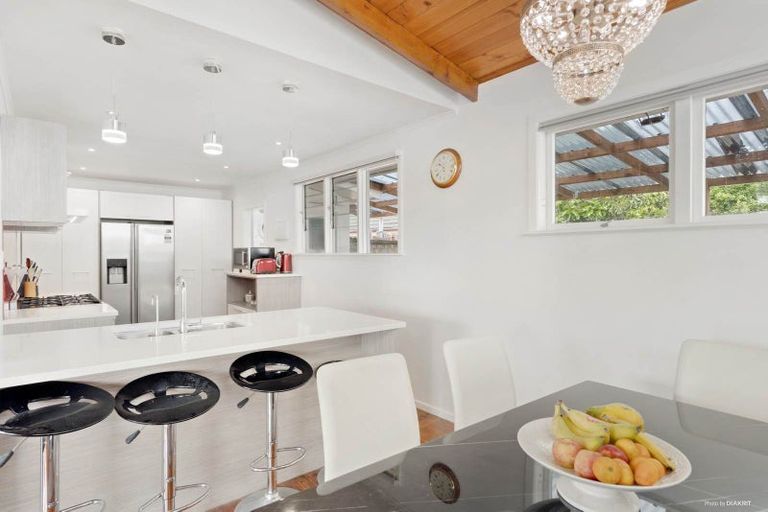 Photo of property in 287 Te Atatu Road, Te Atatu South, Auckland, 0610