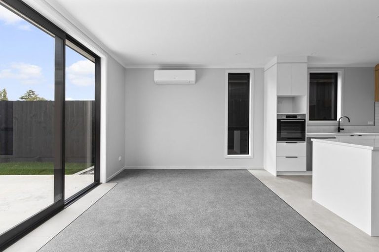 Photo of property in 2/4 Carey Street, Maeroa, Hamilton, 3200