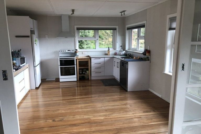 Photo of property in 23 Holmes Grove, Naenae, Lower Hutt, 5011