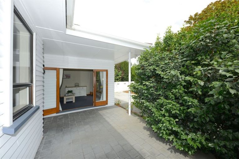 Photo of property in 112 Memorial Avenue, Burnside, Christchurch, 8053