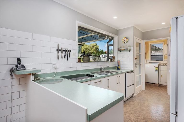 Photo of property in 62 Chilcott Road, Henderson, Auckland, 0612