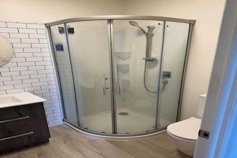 Photo of property in 1/2 East Coast Road, Milford, Auckland, 0620