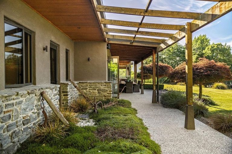 Photo of property in 73 Alec Robins Road, Lake Hayes, Queenstown, 9371