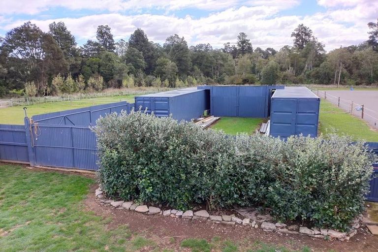 Photo of property in 12 Lagoon Road, Rangiwahia, Kimbolton, 4774