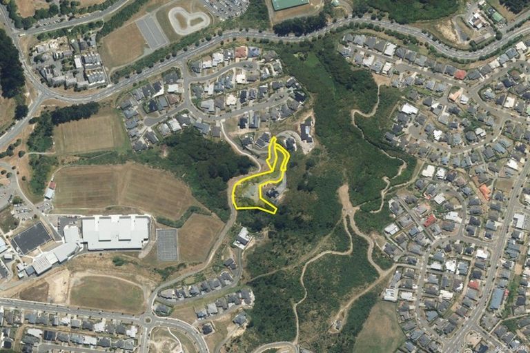 Photo of property in 2 Hauroko Glen, Aotea, Porirua, 5024