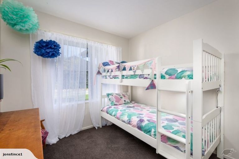 Photo of property in 96 Broadhaven Avenue, Parklands, Christchurch, 8083