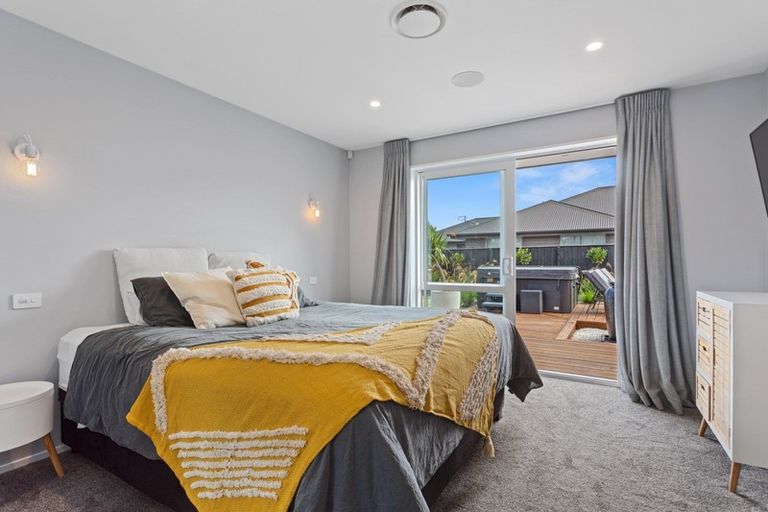 Photo of property in 31 Tahuna Street, Pegasus, 7612