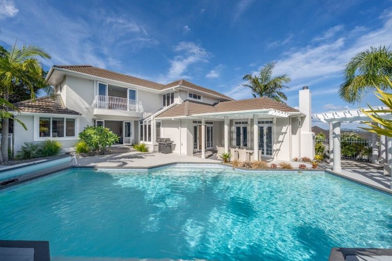 Photo of property in 38 Anaheim Boulevard, Shamrock Park, Auckland, 2016