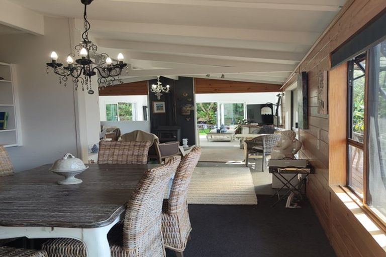 Photo of property in 15 Puriri Place, Tuateawa, Coromandel, 3583