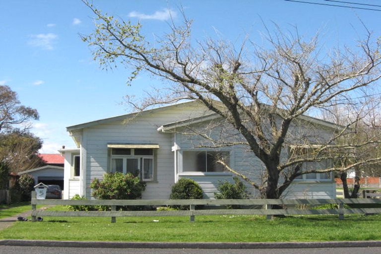 Photo of property in 5 Queens Road, Glen Avon, New Plymouth, 4312