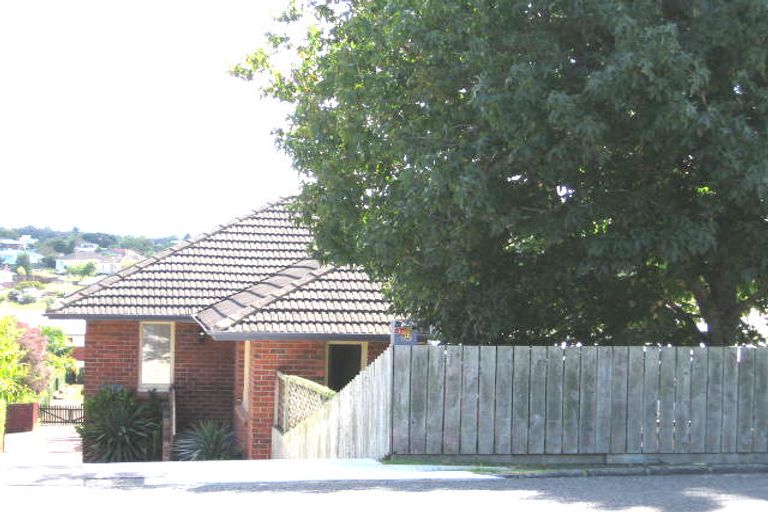 Photo of property in 1/95 Hutchinson Avenue, New Lynn, Auckland, 0600
