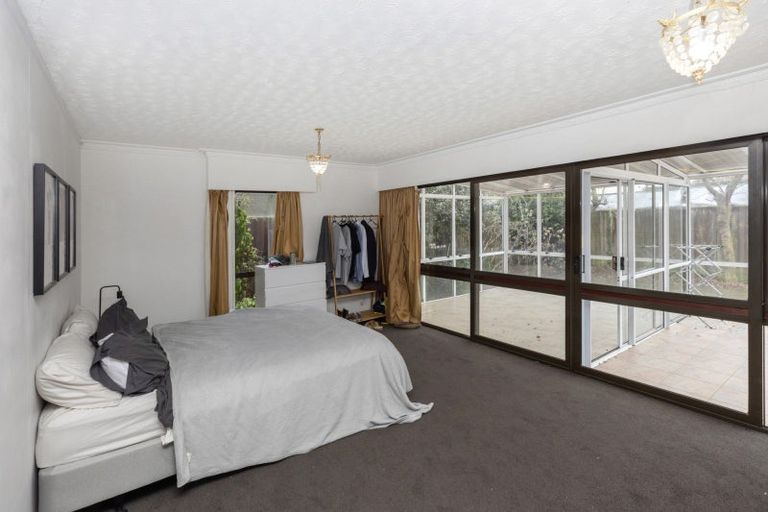 Photo of property in 11 Jamell Place, Avonhead, Christchurch, 8042