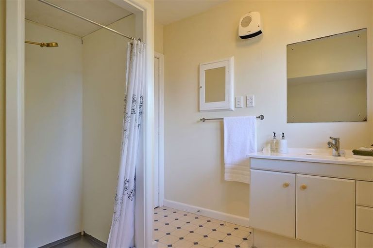 Photo of property in 2/104 Blighs Road, Strowan, Christchurch, 8052