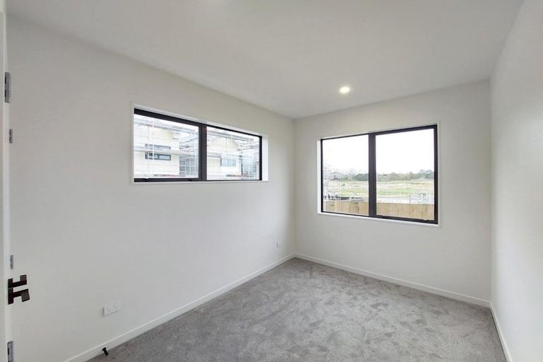 Photo of property in 67 Farranfore Road, Opaheke, Papakura, 2113
