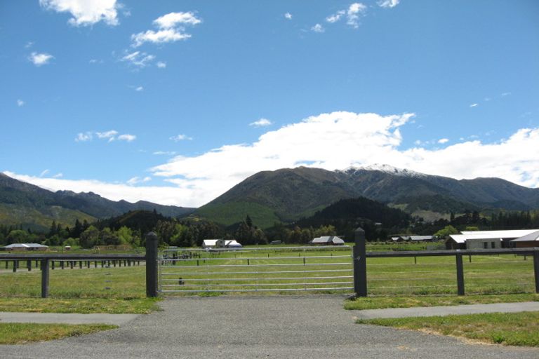 Photo of property in 16 Lochiel Drive, Hanmer Springs, 7334