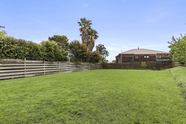 Photo of property in 1400 Whangaparaoa Road, Army Bay, Whangaparaoa, 0930