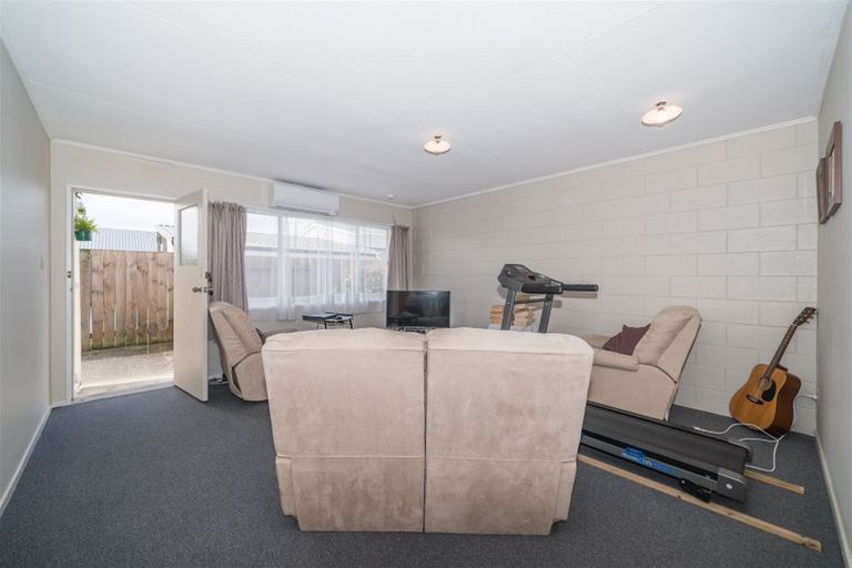 Photo of property in 3/8 Dahlia Street, Palmerston North, 4410