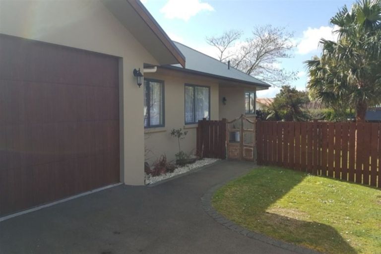 Photo of property in 1 Hoyte Place, Pukehangi, Rotorua, 3015